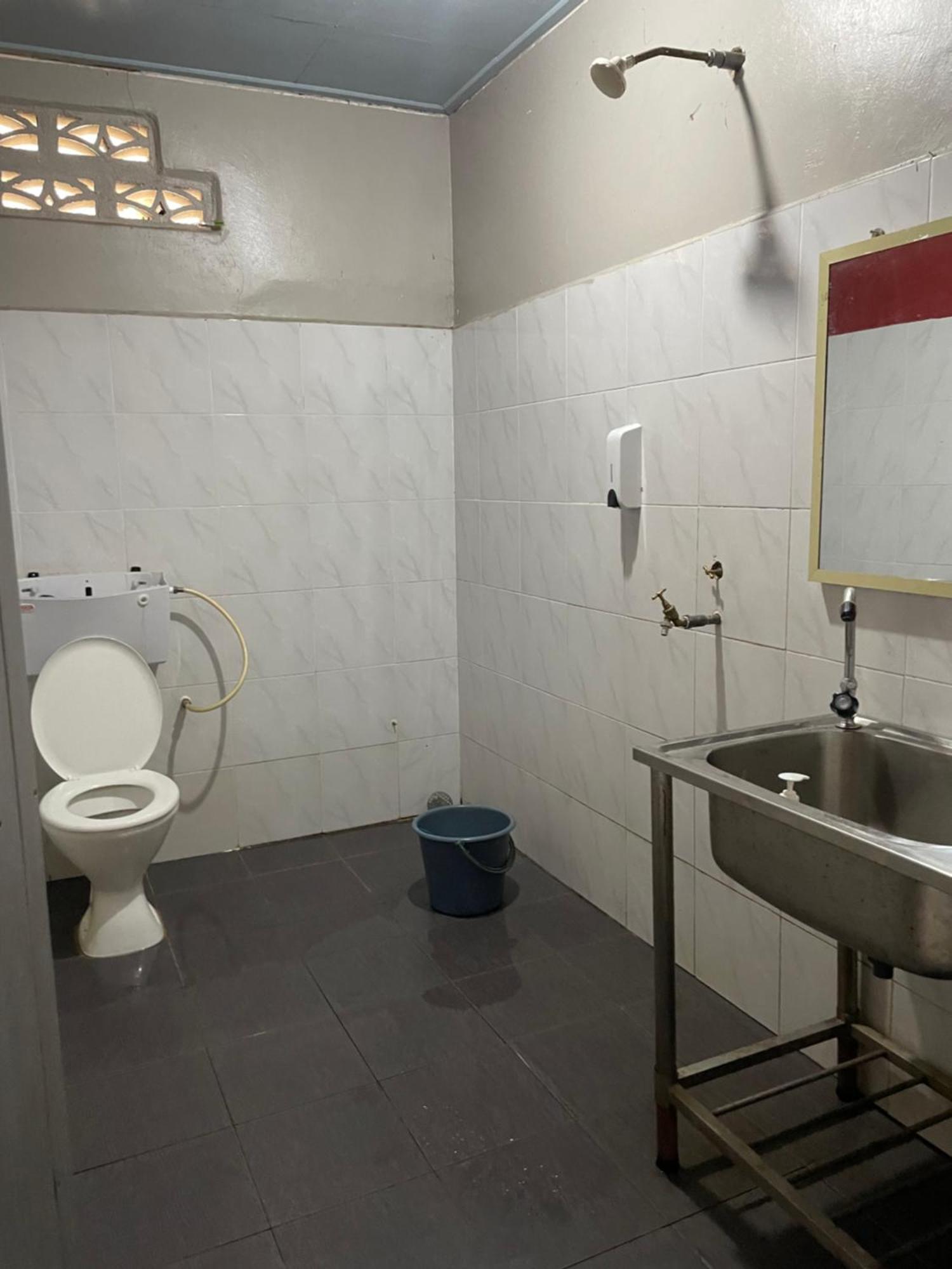 Hj Hassan Guest House- Studio Unit Kuala Terengganu Ngoại thất bức ảnh