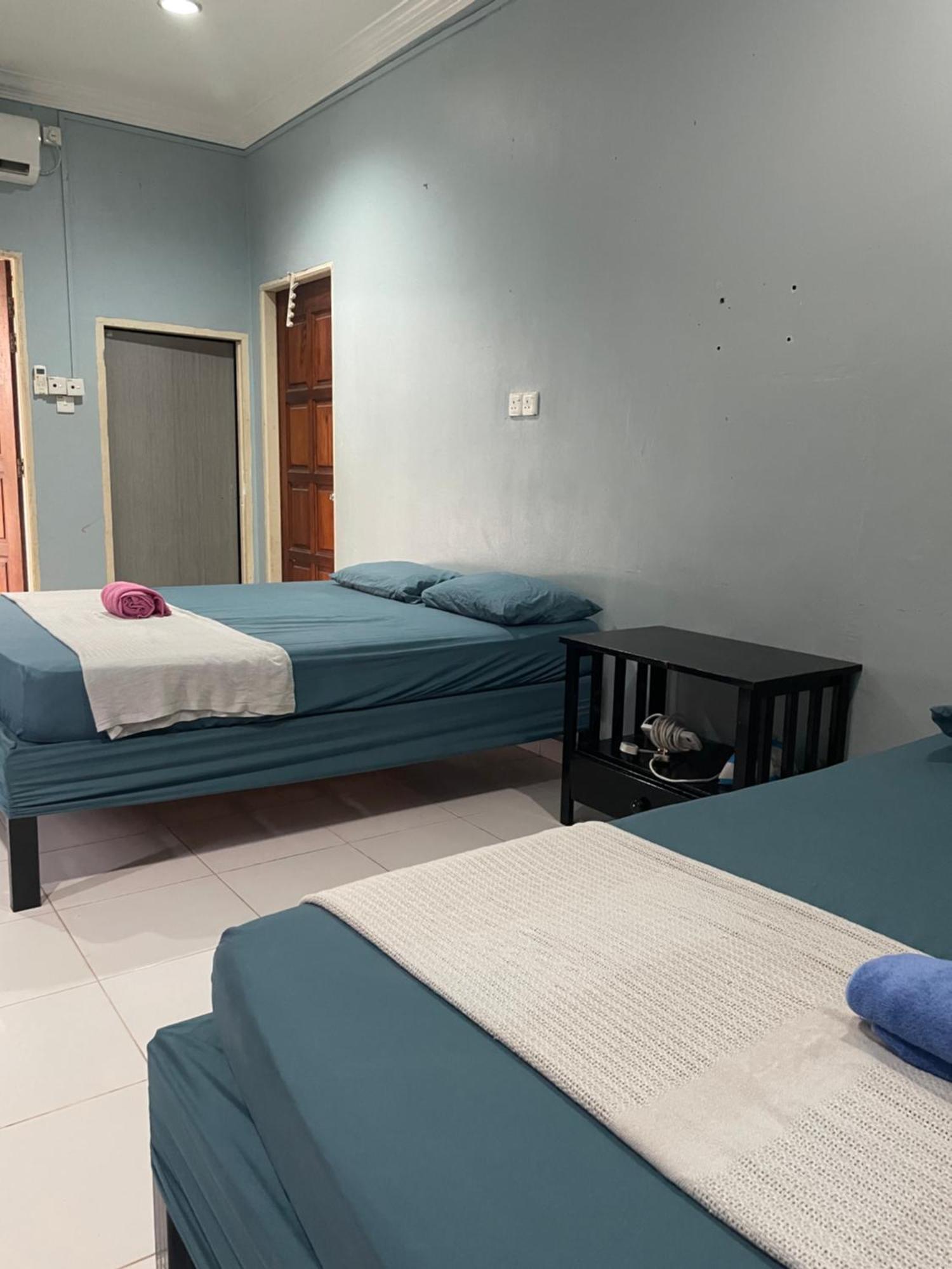 Hj Hassan Guest House- Studio Unit Kuala Terengganu Ngoại thất bức ảnh